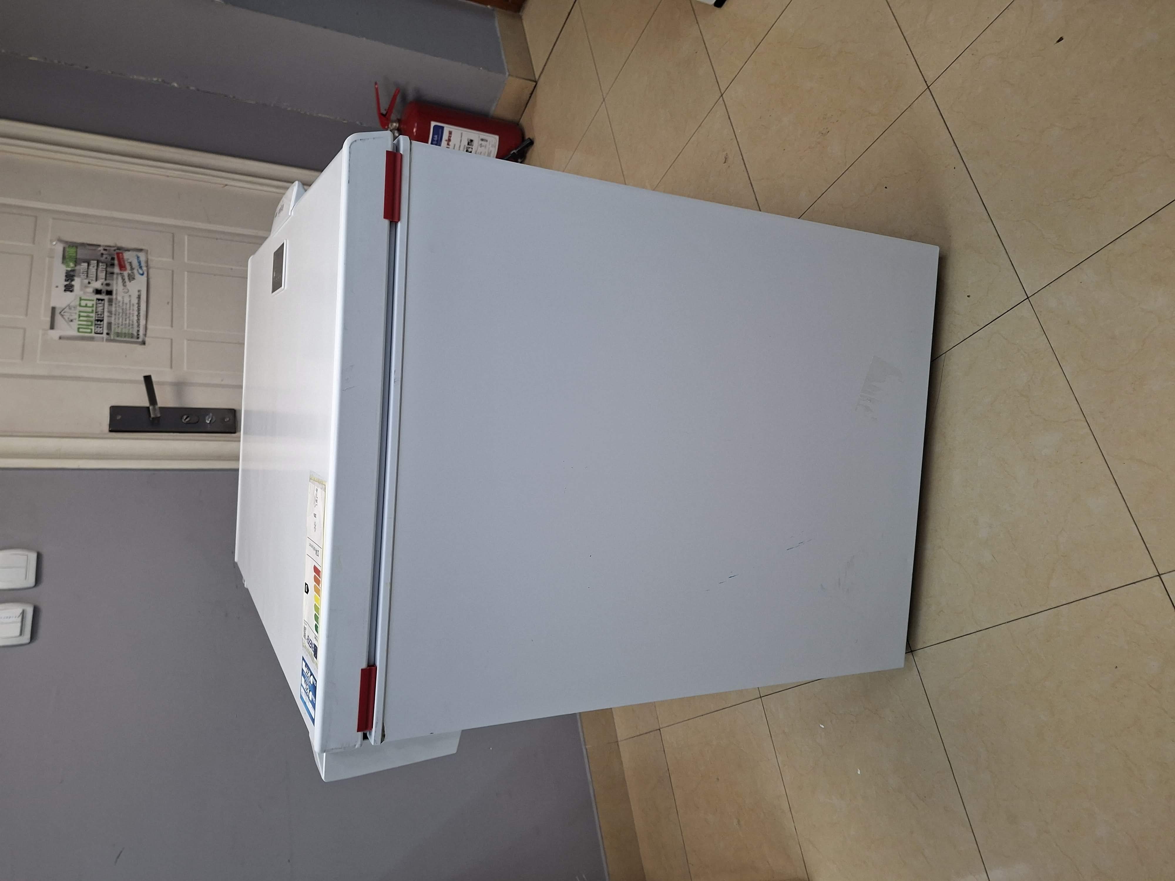 Zamrzivač sandučar Whirlpool WHE25332, 251L
