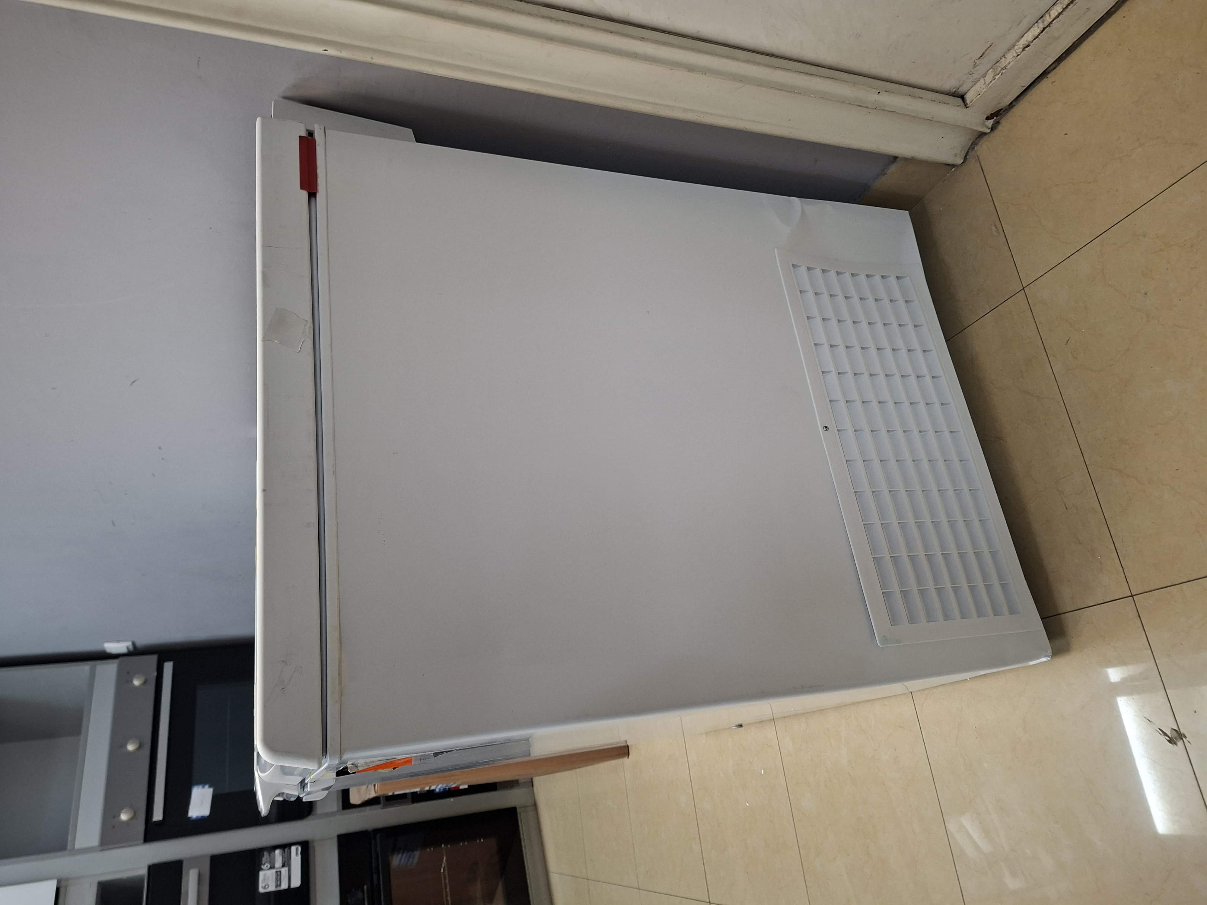 Zamrzivač sandučar Whirlpool WHE25332, 251L