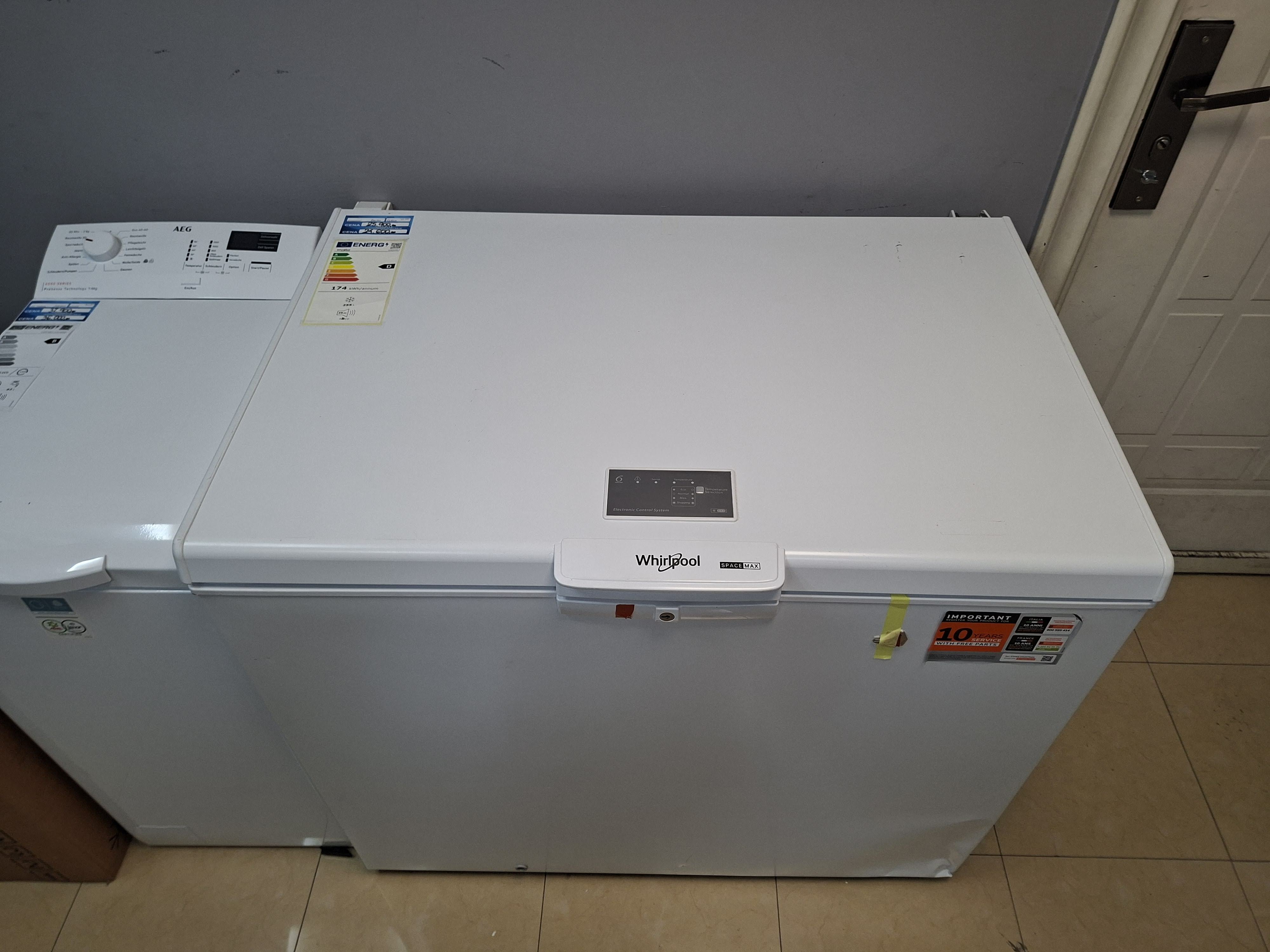 Zamrzivač sandučar Whirlpool WHE25332, 251L