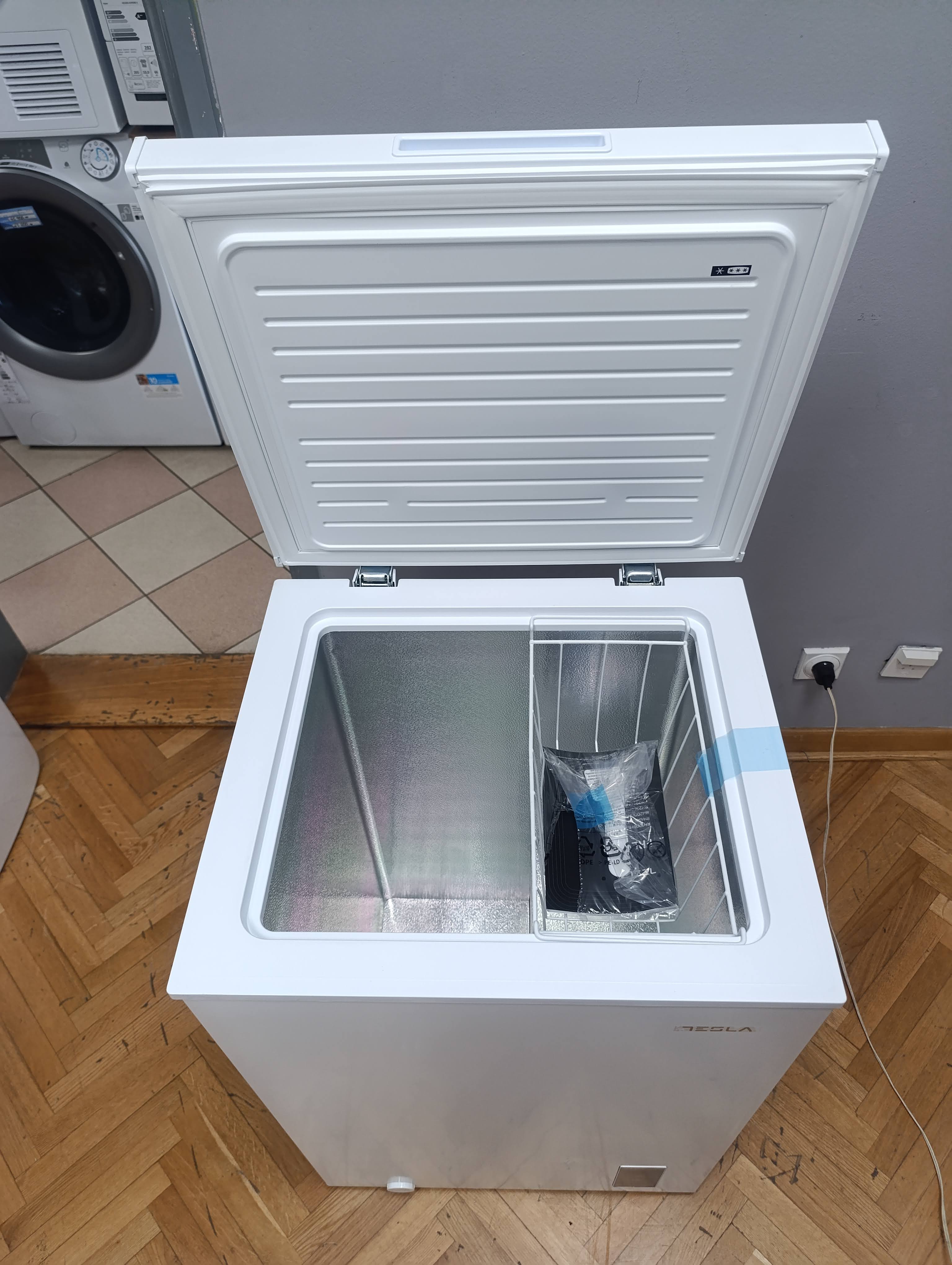 Zamrzivač Tesla RH1000ME , 99 litara