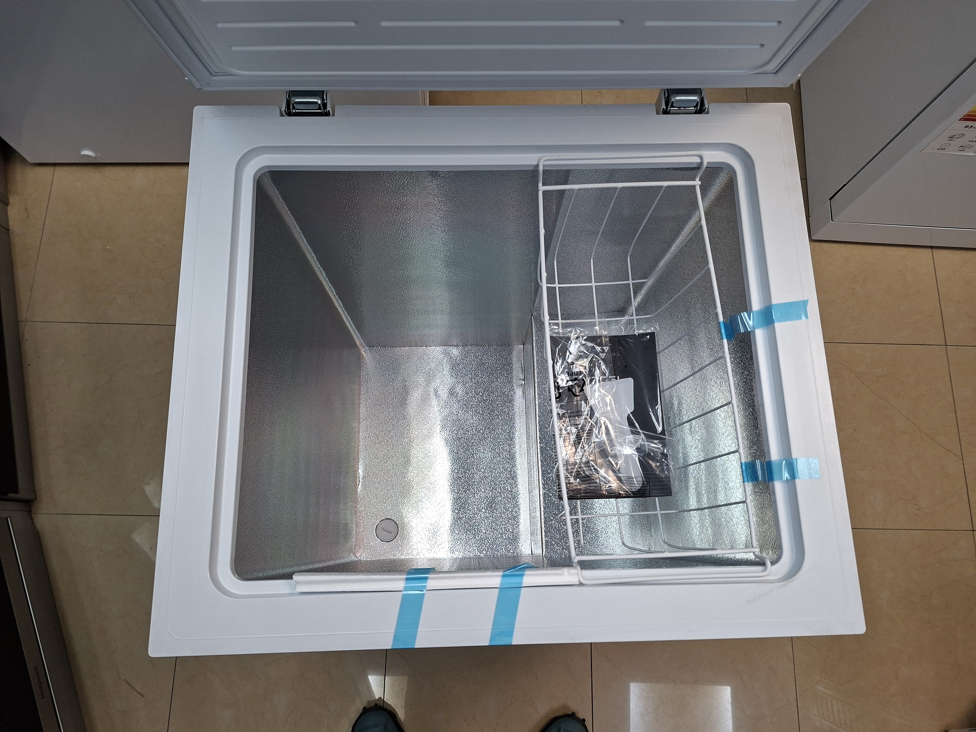Zamrzivač Tesla RH1500ME , 142 litara