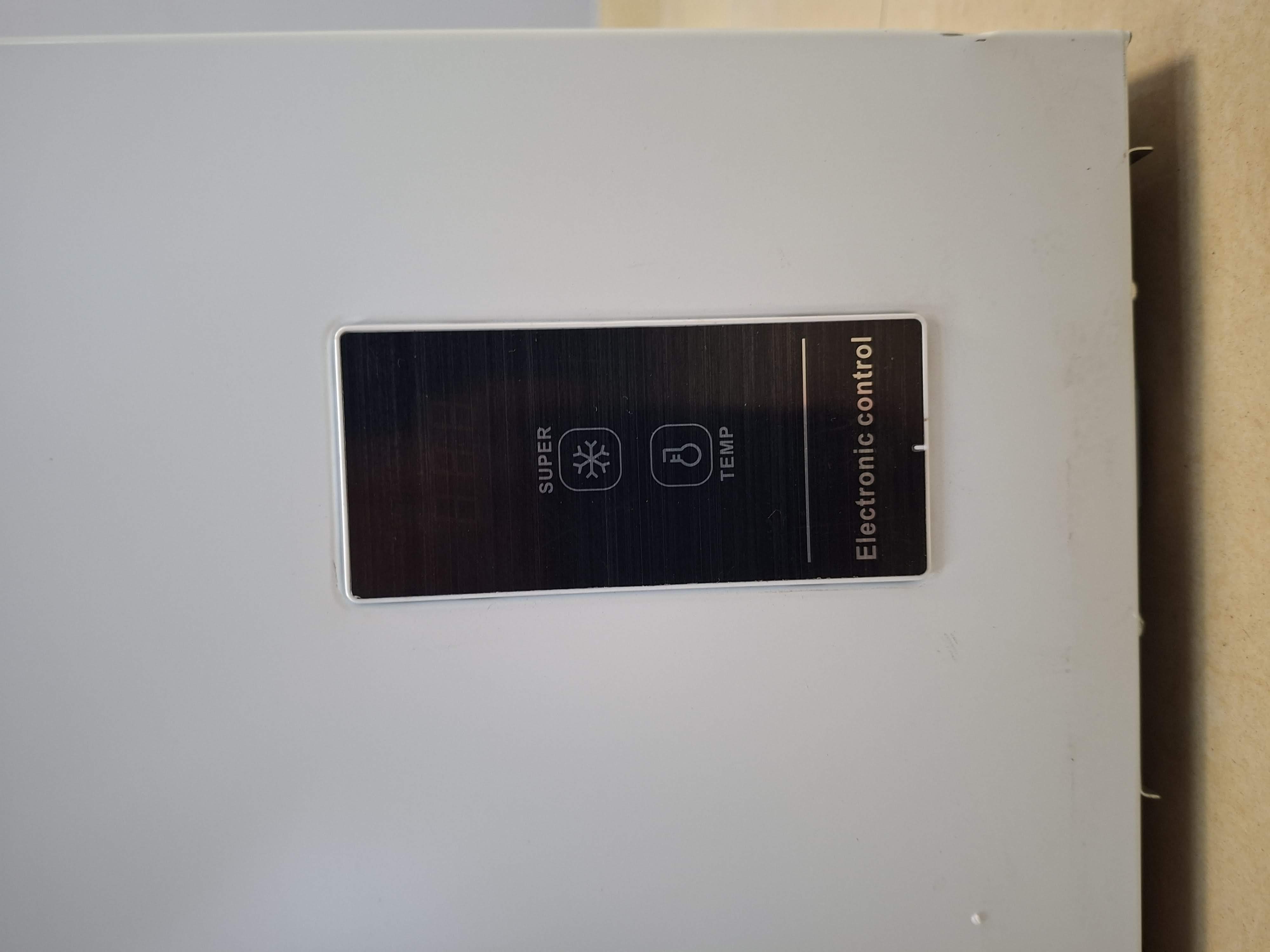 Zamrzivač Tesla RH1500ME , 142 litara