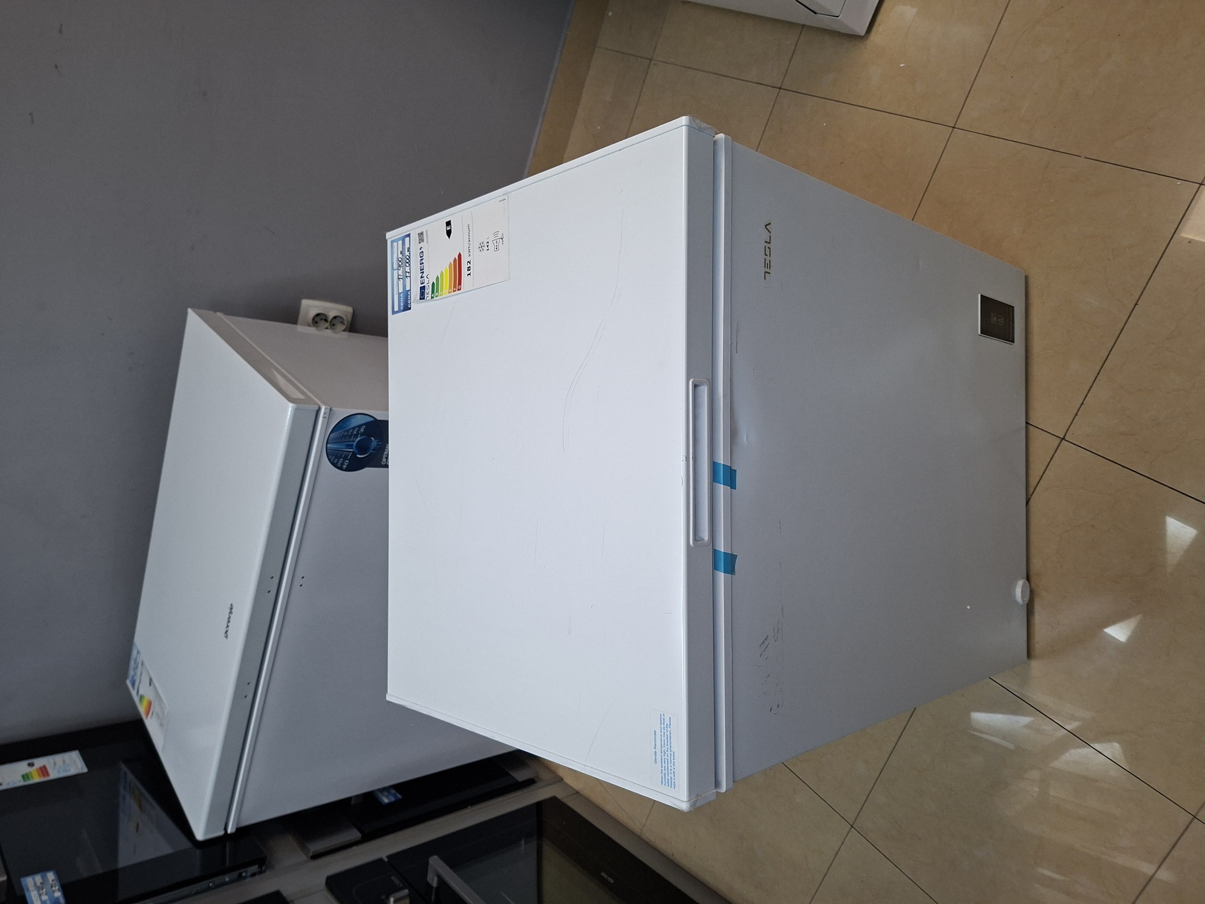 Zamrzivač Tesla RH1500ME , 142 litara