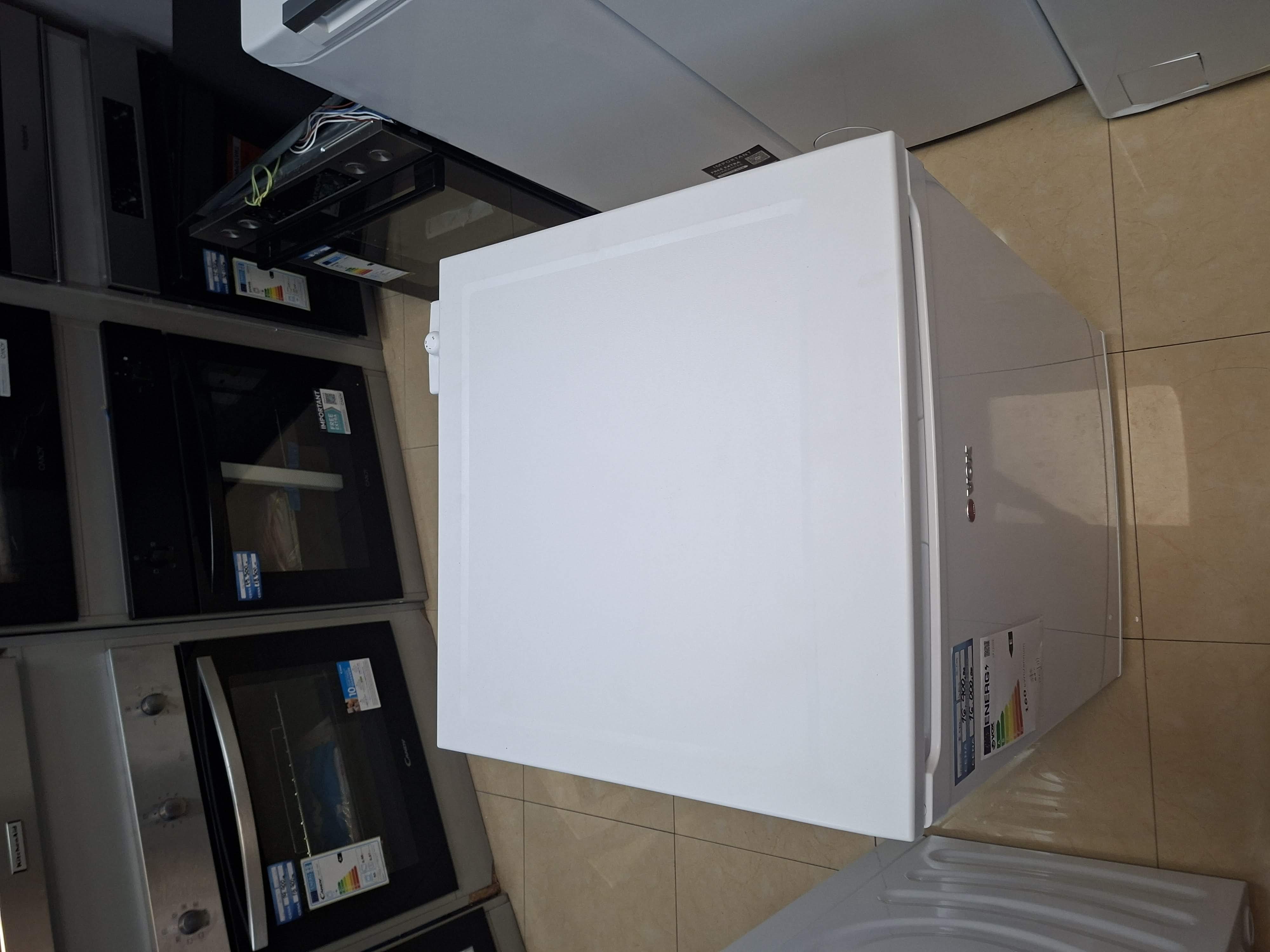 Zamrzivač Vox VF1200E, 64 litara