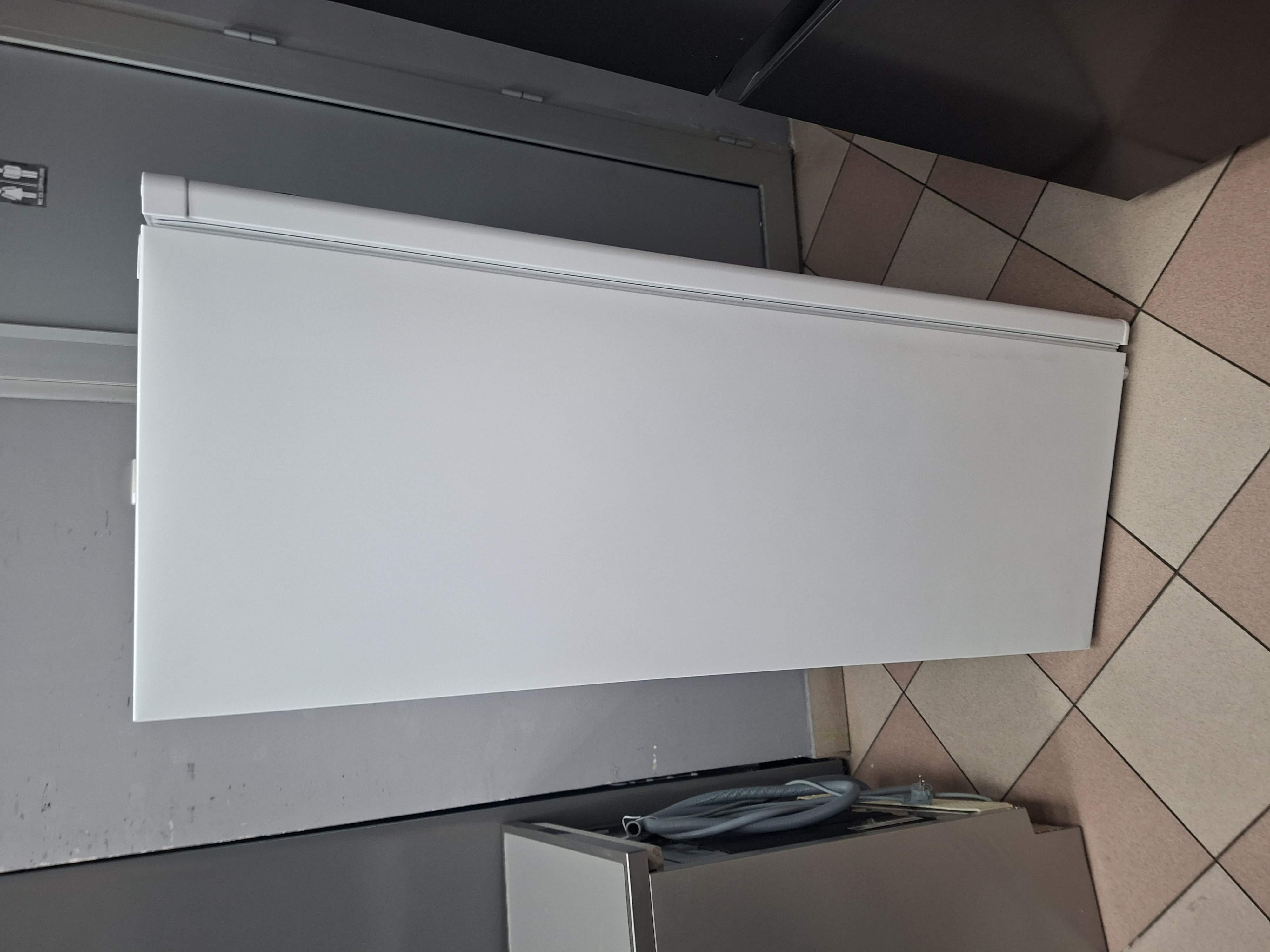 Zamrzivač Vox VF2520E , 143 cm.