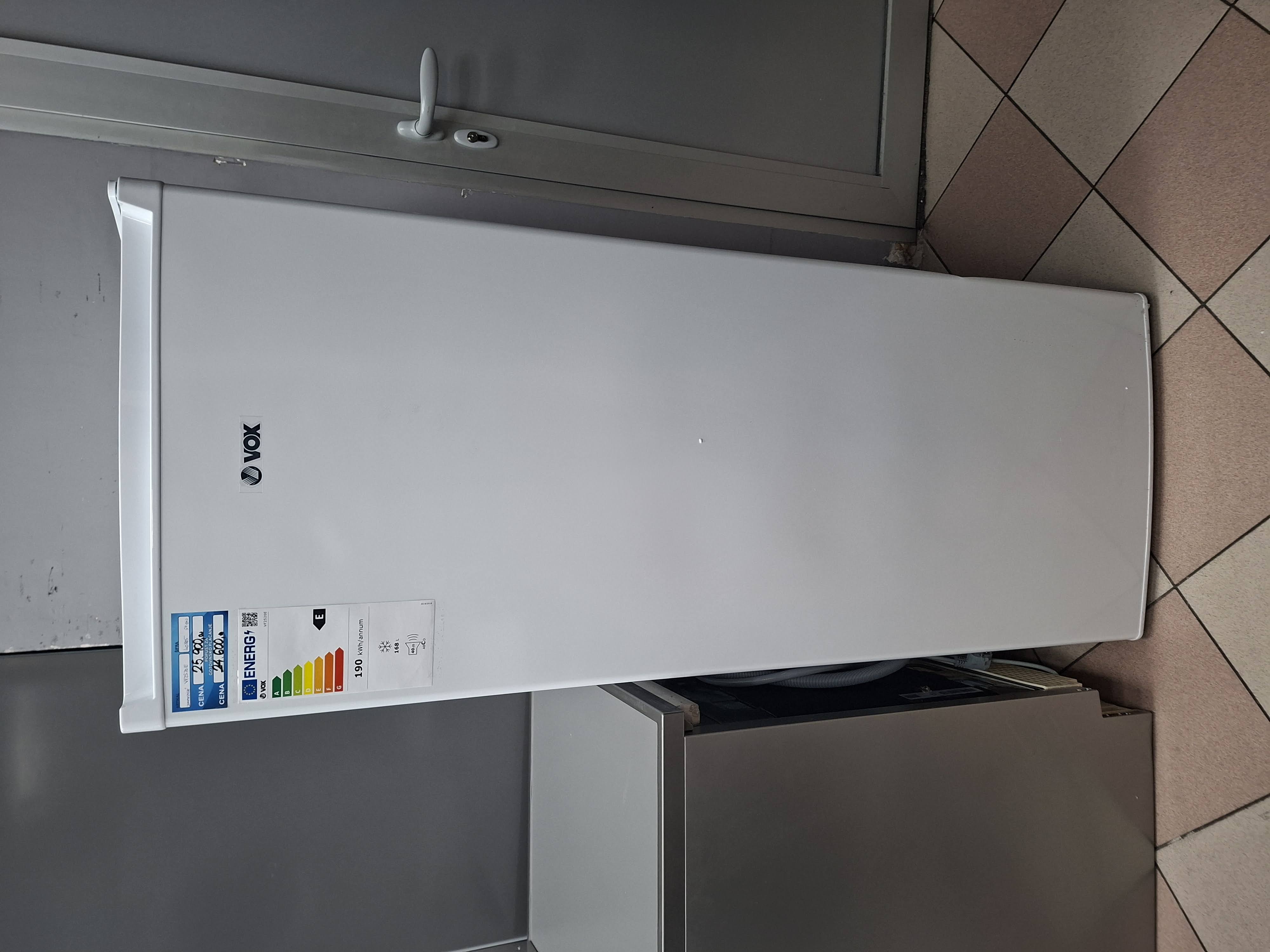 Zamrzivač Vox VF2520E , 143 cm.