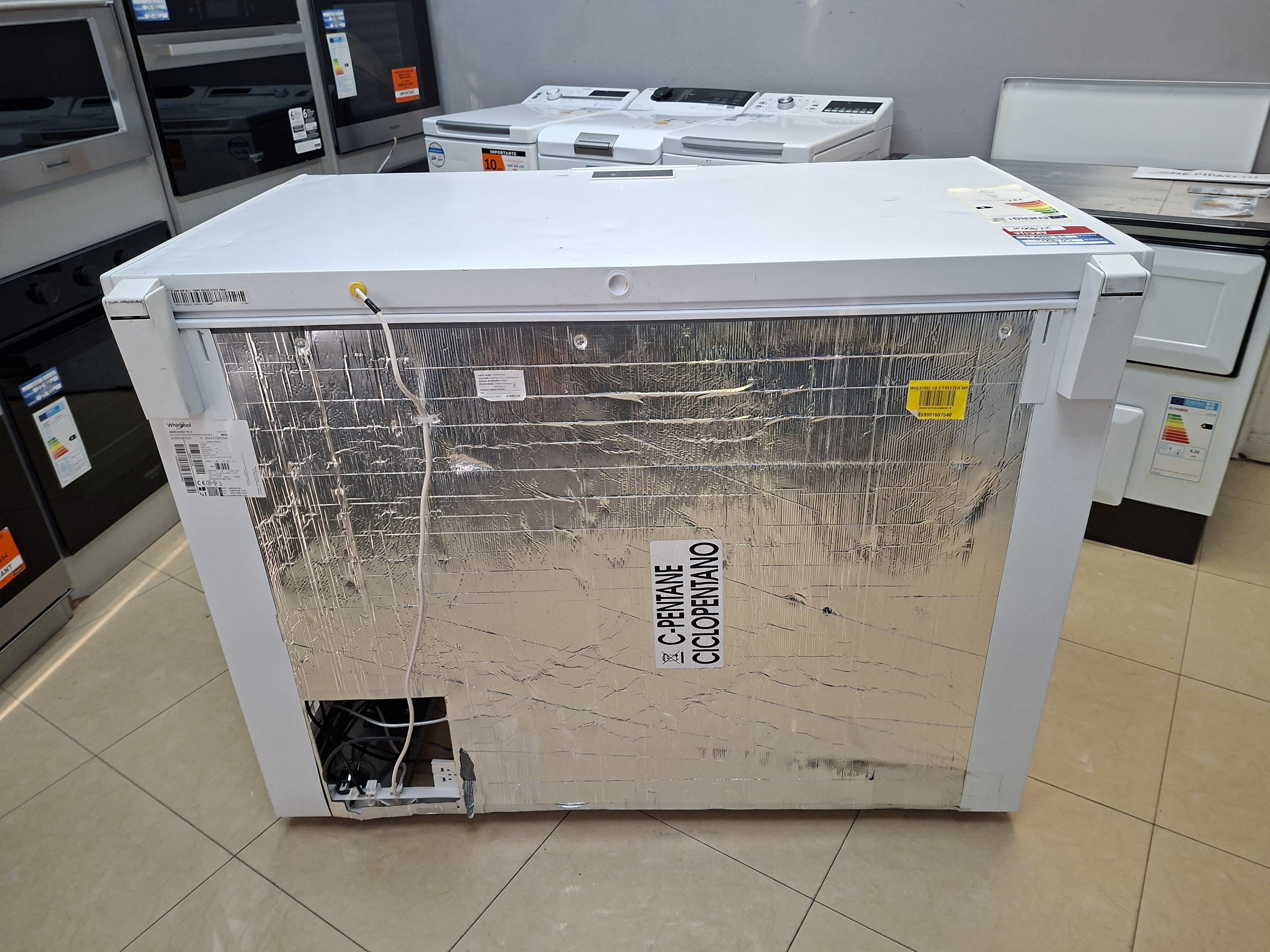 Zamrzivač Whirlpool WHE 31352 FO, 311 litara