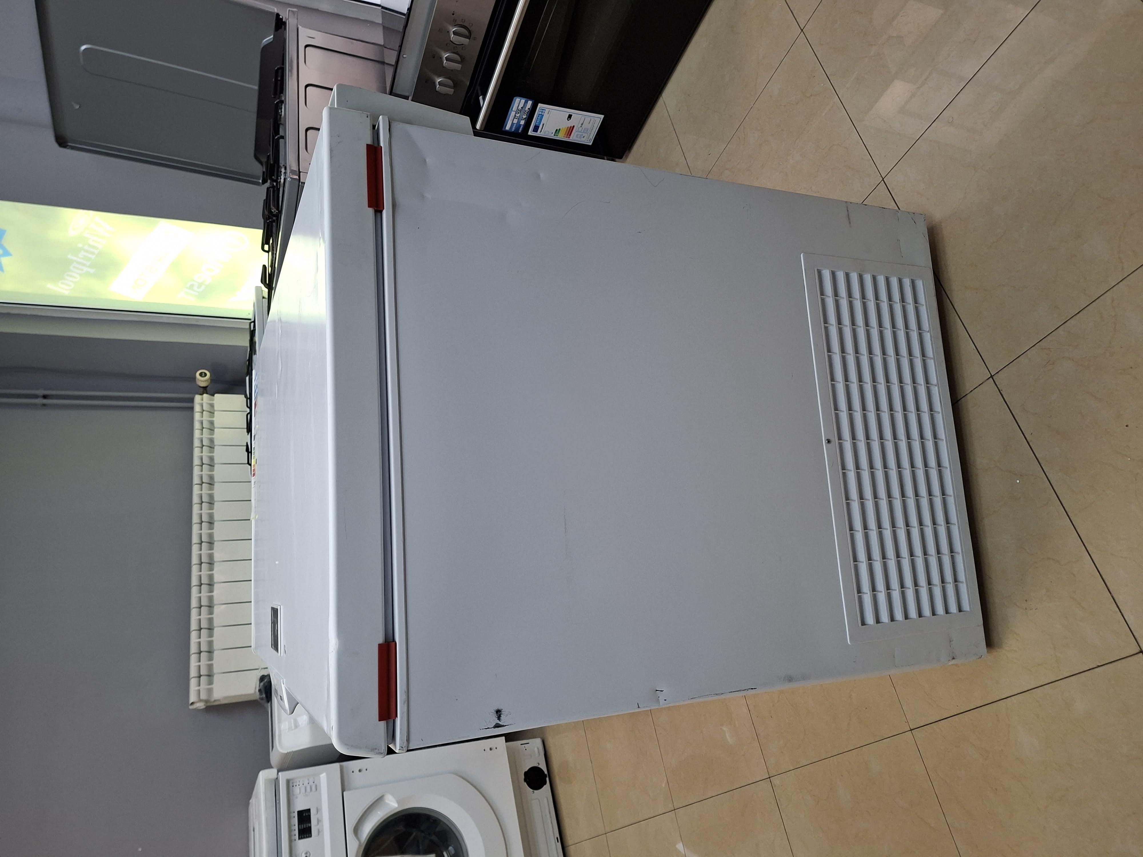 Zamrzivač Whirlpool WHE 31352 FO, 311 litara